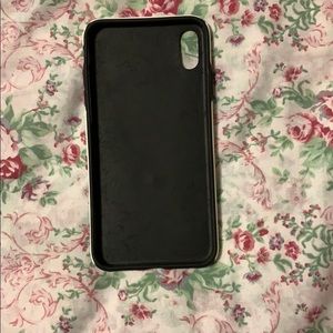 Black and white lines phone case